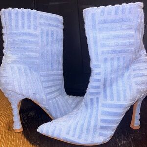 Blue Pattern Heel